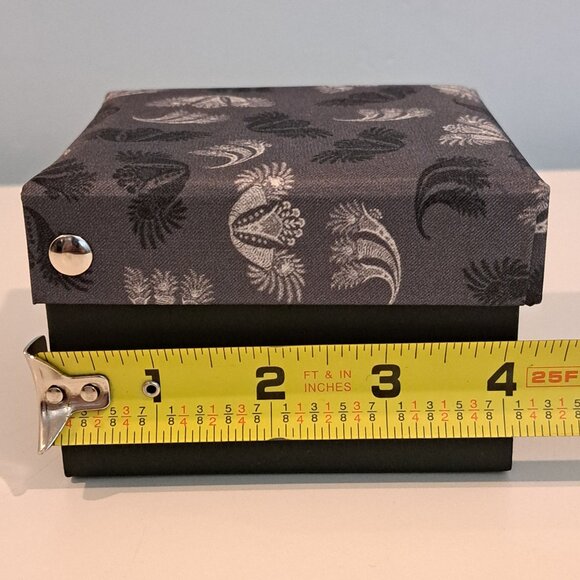 Cleveland Museum of Art Men's 100% Slik Tie "Embroidered Collar" Pattern NWT - Picture 12 of 13